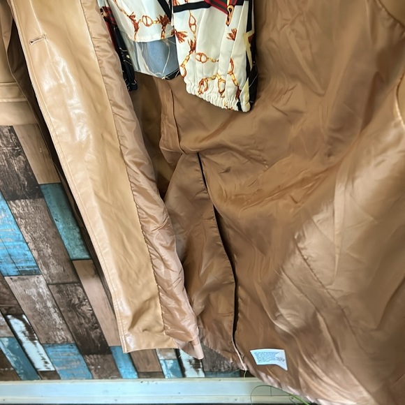 A new day XS mixed material trench coat and XS blouse - Picture 9 of 16